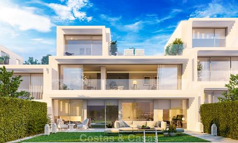 Nuevas villas adosadas contemporáneas con impresionantes vistas al mar en venta, primera línea de golf – Sotogrande – Costa del Sol 9942
