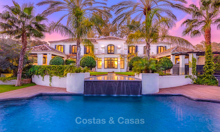 Villa palaciega de estilo mediterráneo en venta en una prestigiosa zona residencial junto a la playa, Guadalmina Baja, Marbella. 9962