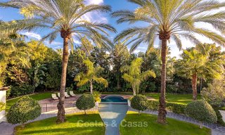 Villa palaciega de estilo mediterráneo en venta en una prestigiosa zona residencial junto a la playa, Guadalmina Baja, Marbella. 9991 