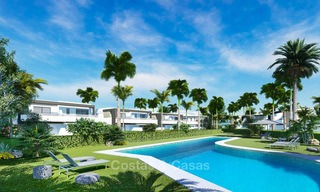 Se venden nuevas y elegantes villas de lujo adosadas, New Golden Mile - Estepona, Marbella 10012 
