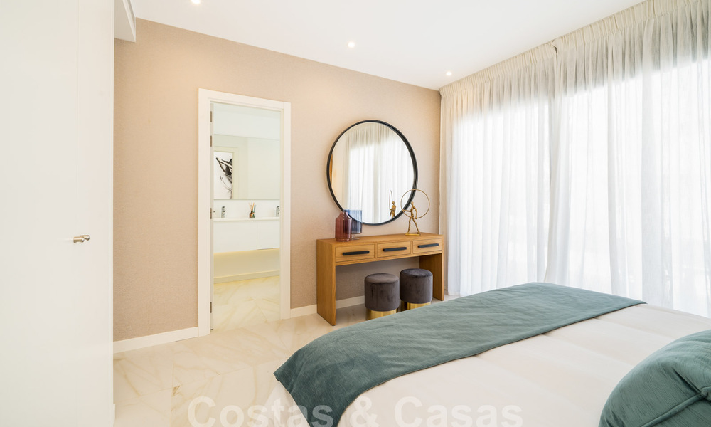 Se venden nuevas y elegantes villas de lujo adosadas, New Golden Mile - Estepona, Marbella 35240
