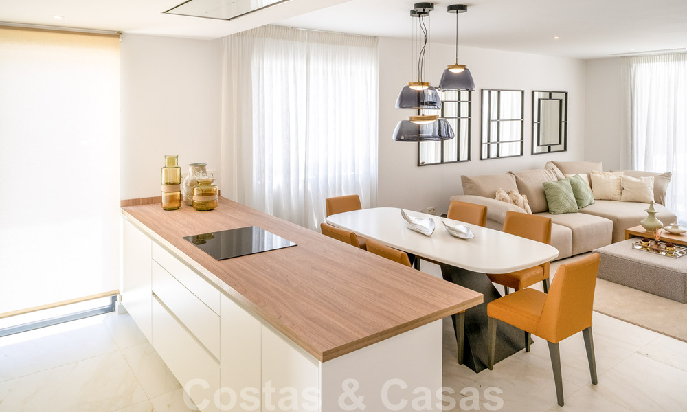 Se venden nuevas y elegantes villas de lujo adosadas, New Golden Mile - Estepona, Marbella 35266