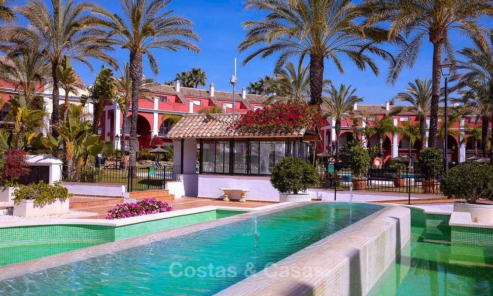 Amplio chalet adosado con magníficas vistas al mar en venta, en un prestigioso complejo frente a la playa - Este de Marbella 10062