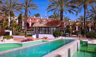 Amplio chalet adosado con magníficas vistas al mar en venta, en un prestigioso complejo frente a la playa - Este de Marbella 10062 