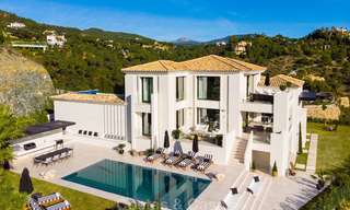 Magnífica villa totalmente reformada con magníficas vistas al mar en venta en El Madroñal - Benahavis - Marbella 10079 