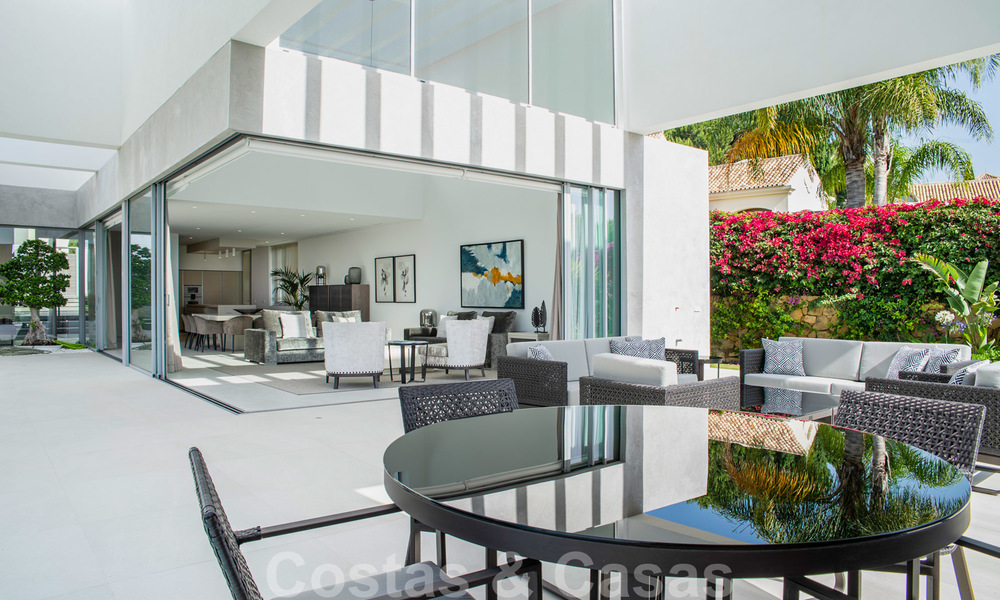Villa de lujo contemporánea a estrenar con vistas panorámicas al mar en venta, en un exclusivo resort de golf en Benahavis - Marbella 26517