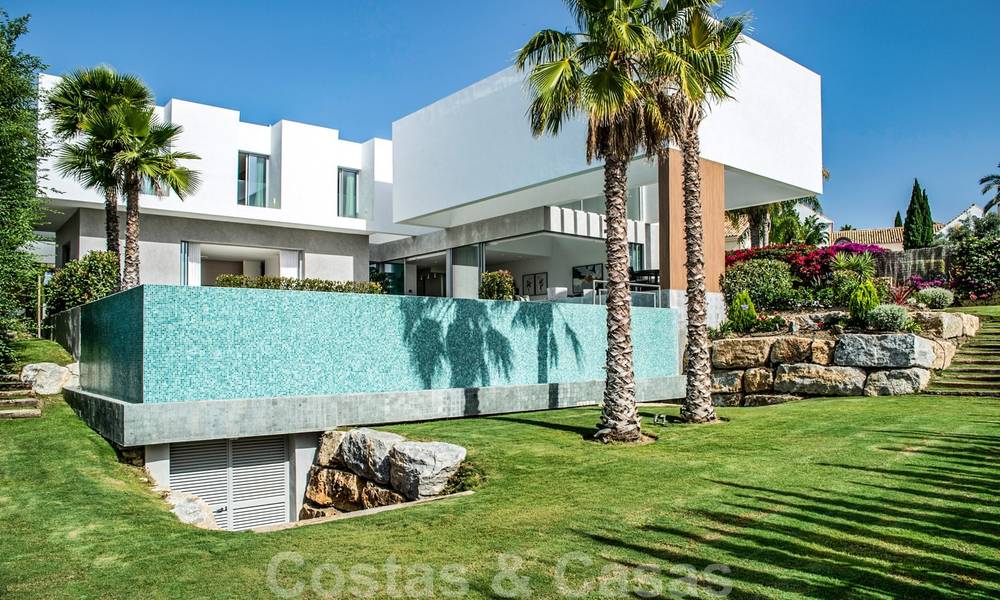 Villa de lujo contemporánea a estrenar con vistas panorámicas al mar en venta, en un exclusivo resort de golf en Benahavis - Marbella 26526