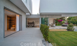 Villa de lujo contemporánea a estrenar con vistas panorámicas al mar en venta, en un exclusivo resort de golf en Benahavis - Marbella 26547 