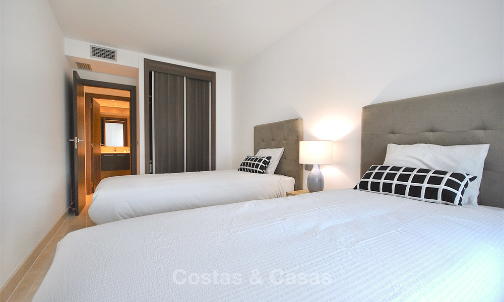Se vende moderno apartamento junto a la playa, muy cerca del centro de la ciudad - San Pedro - Marbella 10326