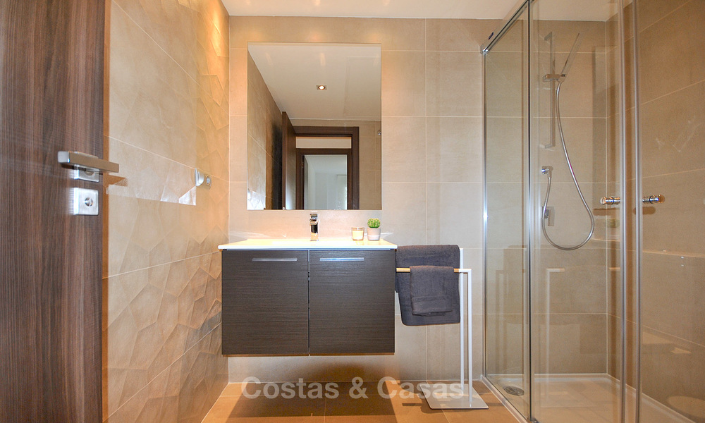 Se vende moderno apartamento junto a la playa, muy cerca del centro de la ciudad - San Pedro - Marbella 10327