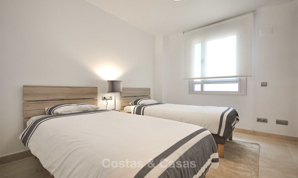 Se vende moderno apartamento junto a la playa, muy cerca del centro de la ciudad - San Pedro - Marbella 10328