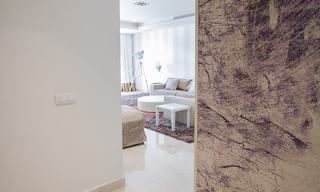Espectacular apartamento dúplex en primera línea de playa en venta, en un extraordinario complejo - Puerto Banús - Marbella 10220 