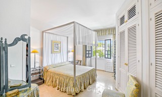 Encantador apartamento dúplex en planta baja muy espacioso en venta, primera línea de playa – Cabopino - Este de Marbella 10237 