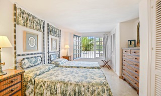 Encantador apartamento dúplex en planta baja muy espacioso en venta, primera línea de playa – Cabopino - Este de Marbella 10241 