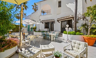 Encantador apartamento dúplex en planta baja muy espacioso en venta, primera línea de playa – Cabopino - Este de Marbella 10253 