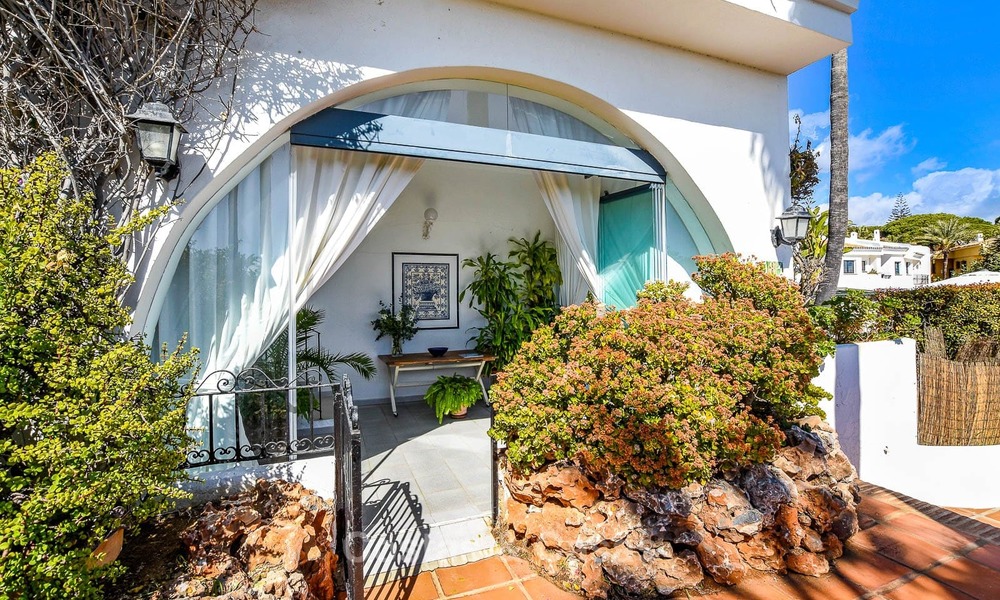 Encantador apartamento dúplex en planta baja muy espacioso en venta, primera línea de playa – Cabopino - Este de Marbella 10260