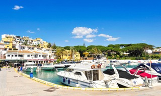 Encantador apartamento dúplex en planta baja muy espacioso en venta, primera línea de playa – Cabopino - Este de Marbella 10270 