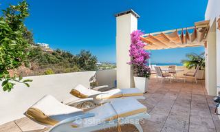Impresionante y lujoso ático moderno con vistas panorámicas al mar en venta, Marbella Este - Marbella 10290 
