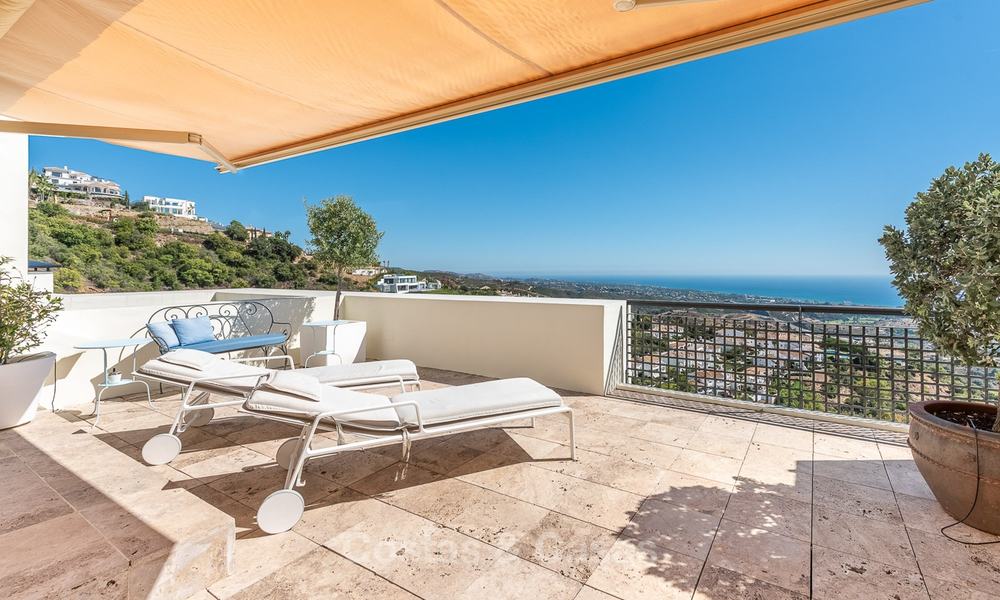 Impresionante y lujoso ático moderno con vistas panorámicas al mar en venta, Marbella Este - Marbella 10294
