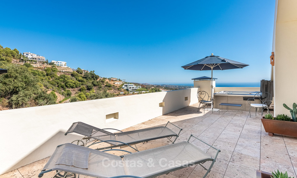 Impresionante y lujoso ático moderno con vistas panorámicas al mar en venta, Marbella Este - Marbella 10297
