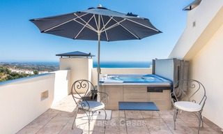 Impresionante y lujoso ático moderno con vistas panorámicas al mar en venta, Marbella Este - Marbella 10298 