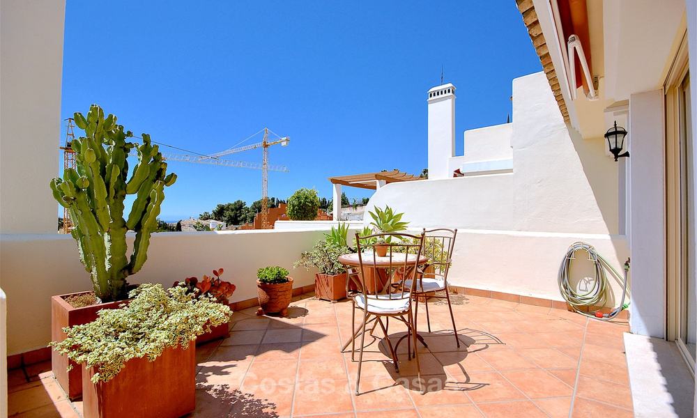 Espectacular ático moderno con vistas panorámicas al mar en venta - Nueva Andalucía - Marbella 10345