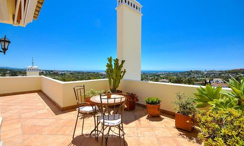 Espectacular ático moderno con vistas panorámicas al mar en venta - Nueva Andalucía - Marbella 10346
