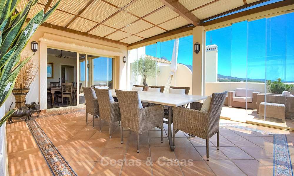 Espectacular ático moderno con vistas panorámicas al mar en venta - Nueva Andalucía - Marbella 10362