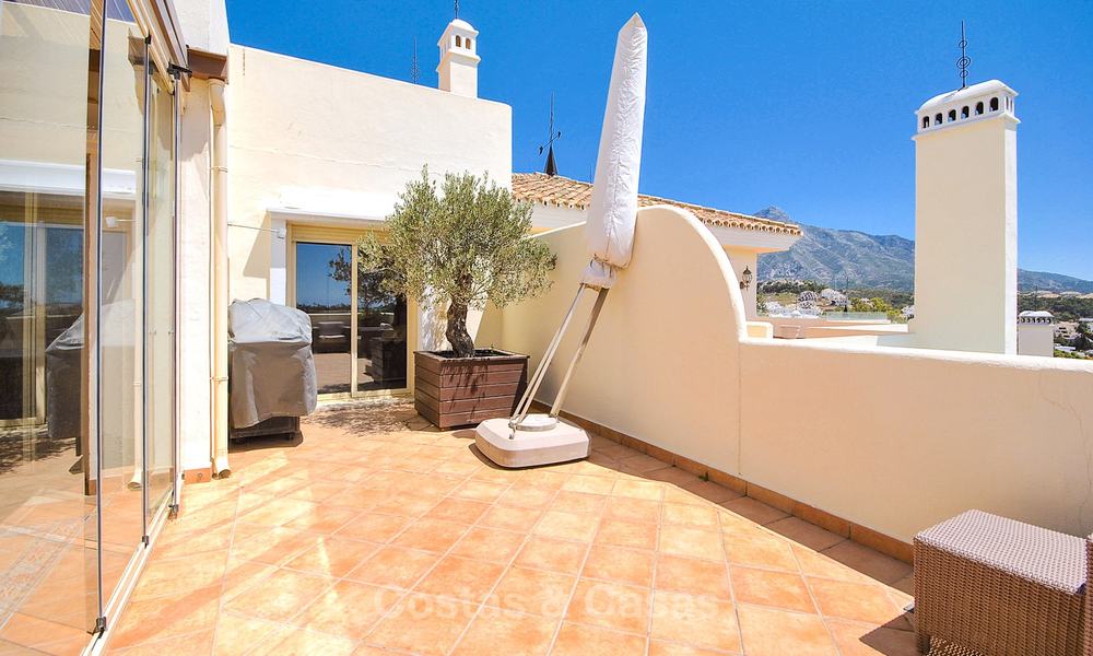 Espectacular ático moderno con vistas panorámicas al mar en venta - Nueva Andalucía - Marbella 10364