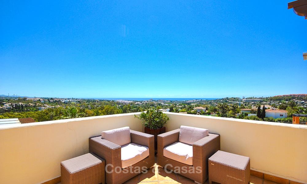 Espectacular ático moderno con vistas panorámicas al mar en venta - Nueva Andalucía - Marbella 10366