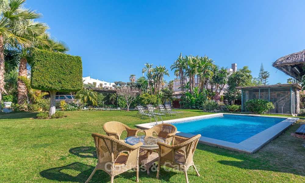Villa de estilo andaluz en una exclusiva urbanización de golf en venta, muy cerca de las instalaciones - Valle del Golf - Nueva Andalucía - Marbella 10487