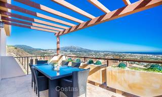 Ático de lujo con vistas panorámicas al mar y a la montaña en venta en Benahavis - Marbella 10534 