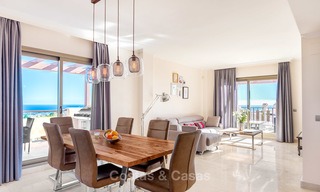 Ático de lujo con vistas panorámicas al mar y a la montaña en venta en Benahavis - Marbella 10541 