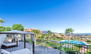 Ático de lujo con vistas panorámicas al mar y a la montaña en venta en Benahavis - Marbella 10548 