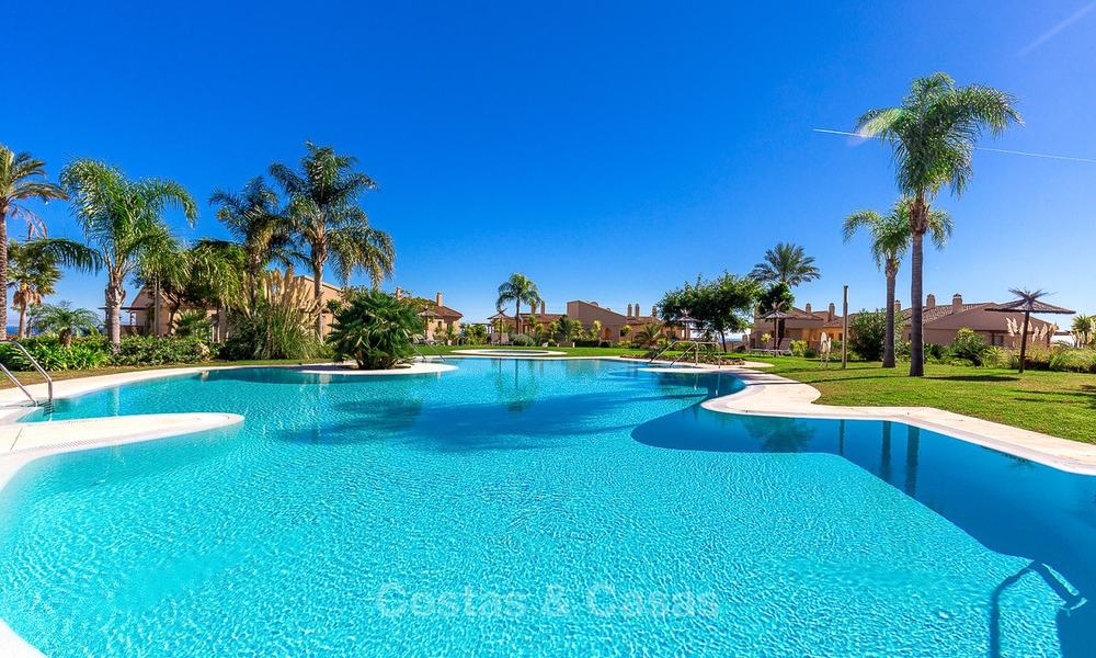 Ático de lujo en esquina con vistas panorámicas al mar, golf y montaña en venta en Benahavis - Marbella 10554