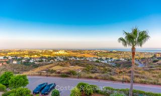 Ático de lujo en esquina con vistas panorámicas al mar, golf y montaña en venta en Benahavis - Marbella 10566 