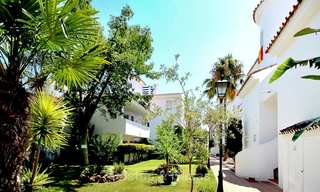 Apartamento convenientemente situado en una popular urbanización en venta, a poca distancia de Puerto Banús y de la playa - Nueva Andalucia - Marbella 10602 