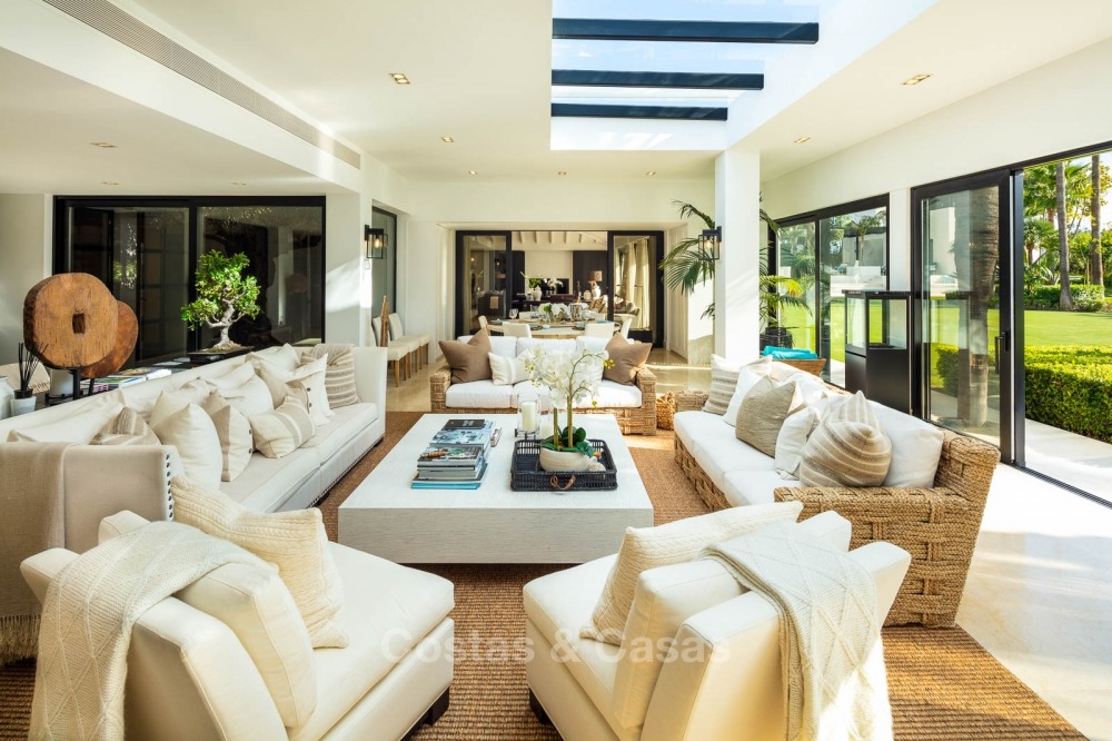 Villa palaciega en primera línea de golf en venta en Las Brisas Golf - Nueva Andalucia - Marbella 10871