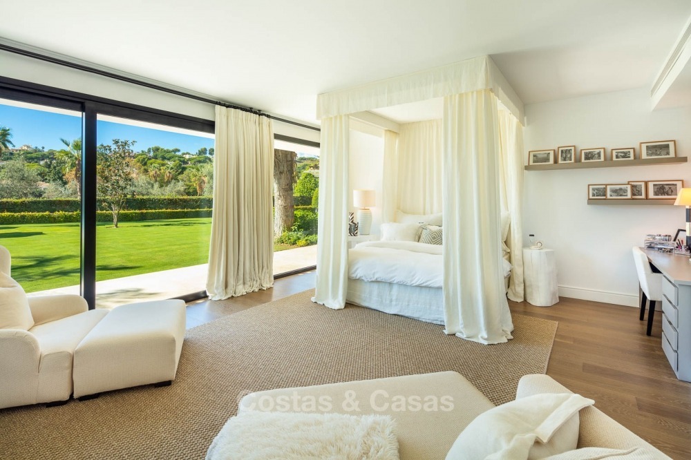 Villa palaciega en primera línea de golf en venta en Las Brisas Golf - Nueva Andalucia - Marbella 10881
