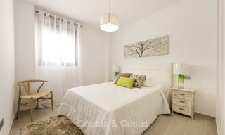 Nuevos y modernos apartamentos en la playa, listos para entrar a vivir en Estepona Oeste 17086 