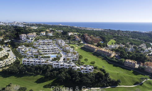 Apartamentos de lujo modernos y a estrenar con vistas al mar en venta en primera línea de golf - Marbella Este 11604