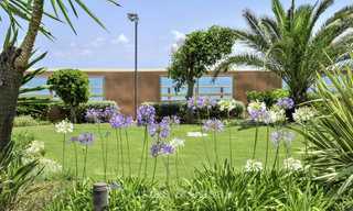 Apartamento de lujo en primera línea de playa en venta en un exclusivo complejo residencial, Puerto Banús - Marbella 11588 
