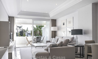 Lujoso apartamento frente al mar con vistas al mar en venta, en un exclusivo complejo en la prestigiosa Milla de Oro - Marbella 11530 