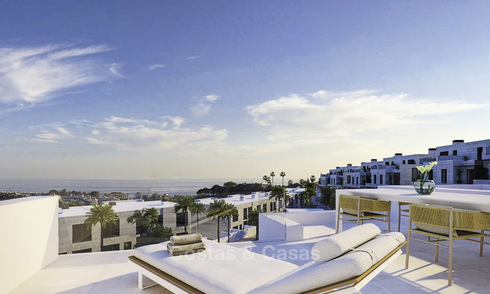 Amplias y modernas casas adosadas con vistas al mar en un exclusivo complejo a la venta en la Nueva Milla de Oro, entre Marbella y Estepona 11594