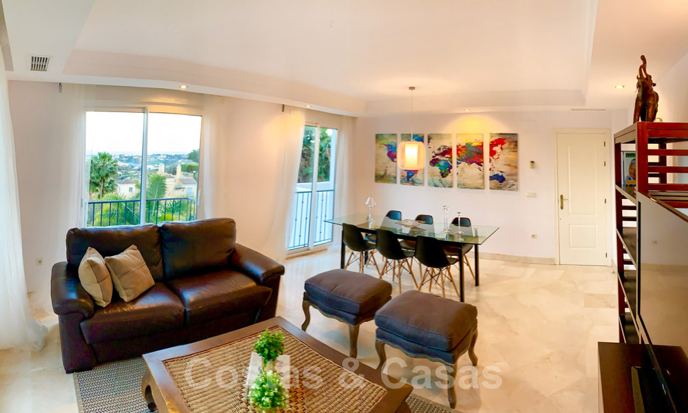 Casa adosada y un ático en venta con vista al mar en Marbella - Benahavis 29328