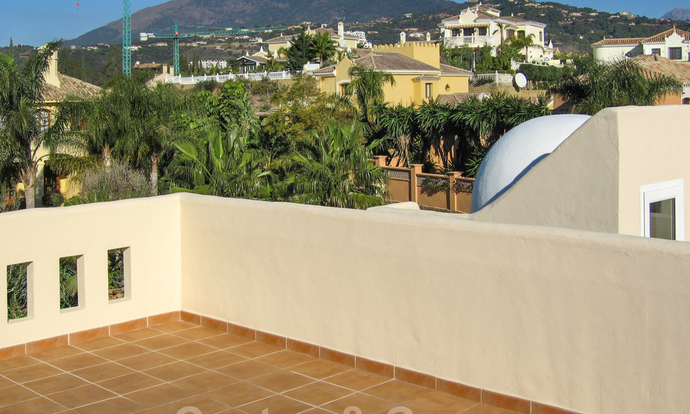Casa adosada y un ático en venta con vista al mar en Marbella - Benahavis 29443