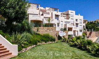 Casa adosada y un ático en venta con vista al mar en Marbella - Benahavis 29450 