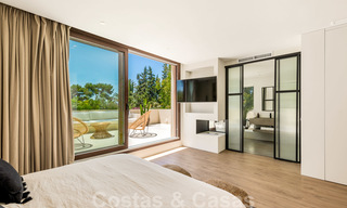 Exquisita y moderna villa de lujo a la venta, en la playa, Los Monteros, Este de Marbella 26657 