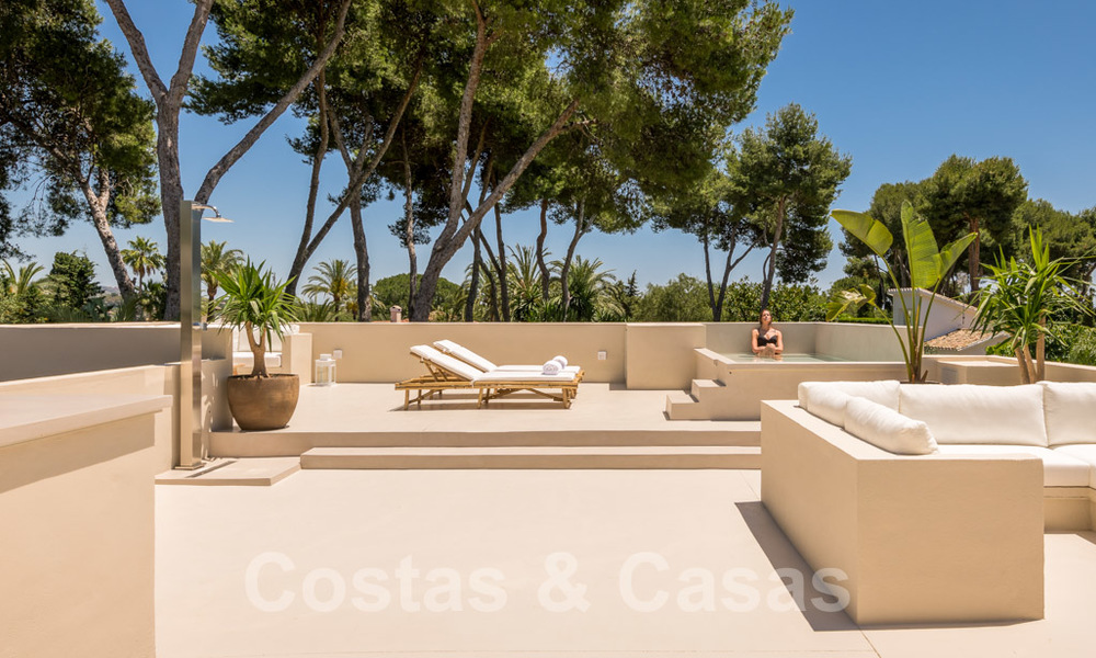 Exquisita y moderna villa de lujo a la venta, en la playa, Los Monteros, Este de Marbella 26658