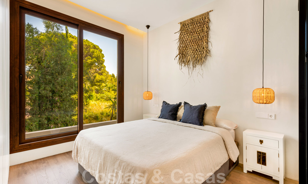 Exquisita y moderna villa de lujo a la venta, en la playa, Los Monteros, Este de Marbella 26676